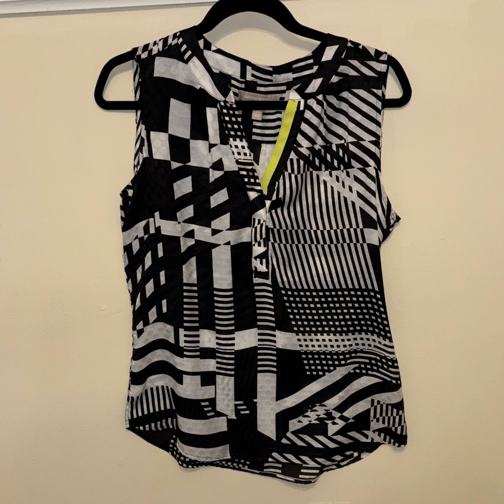 Banana Republic Black and White Patterned Blouse